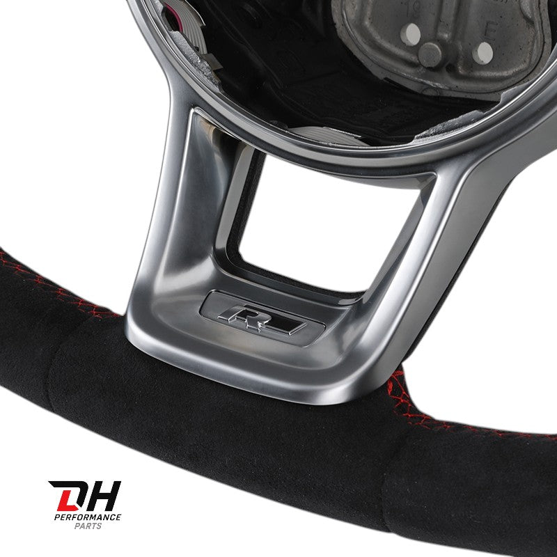 Volkswagen Golf 7 / 7.5 Sportstuur – Alcantara & Geperforeerd Leder – Rode Stitching & 12u Markering